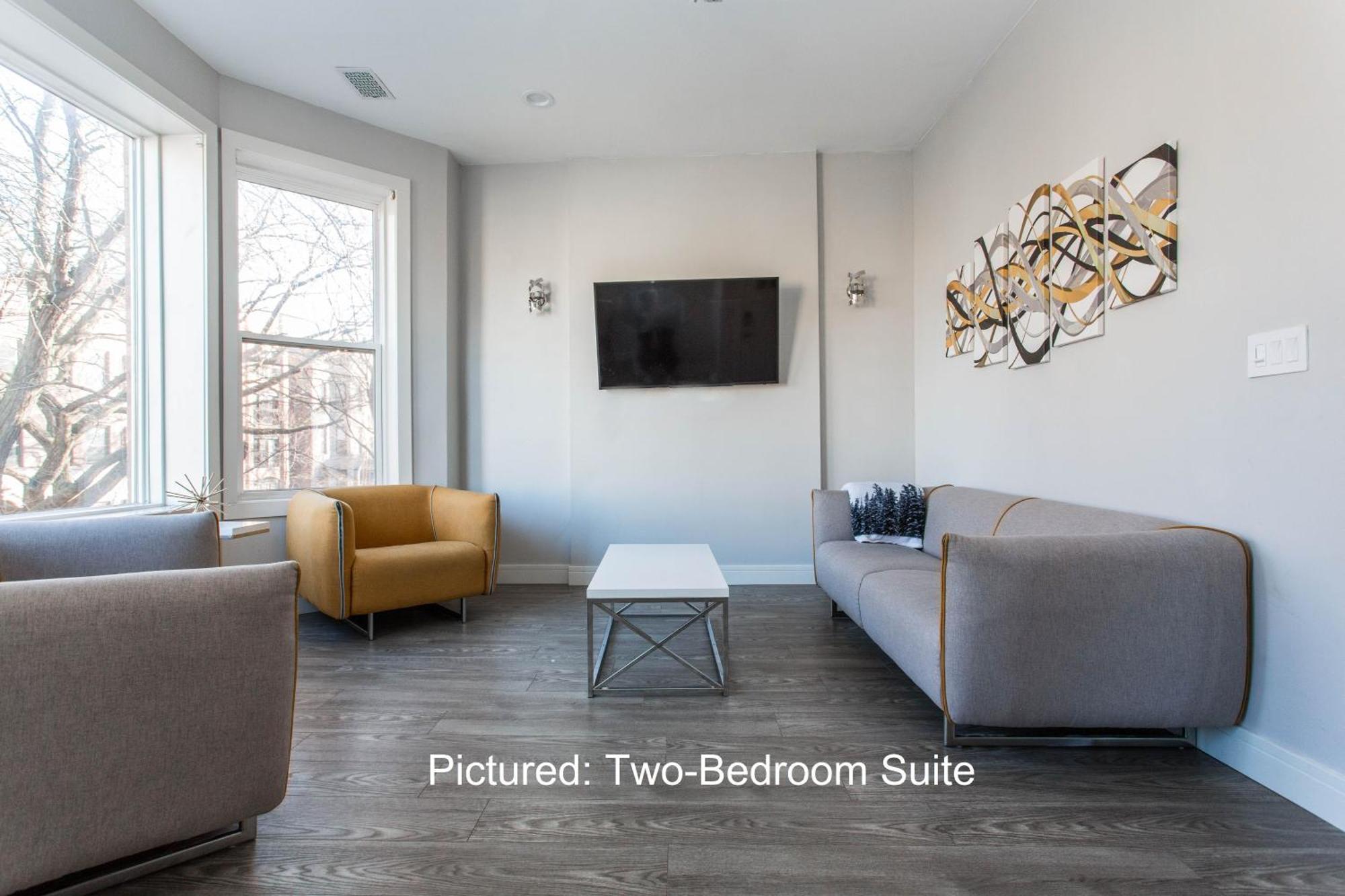 Prime Location - 1 Min Walk To Wrigley Field - 2br Apts Perfect For Cubs Fans! Chicago