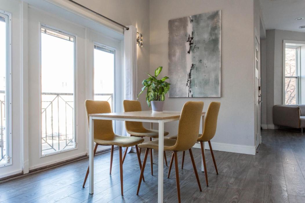 Prime Location - 1 Min Walk To Wrigley Field - 2br Apts Perfect For Cubs Fans!
